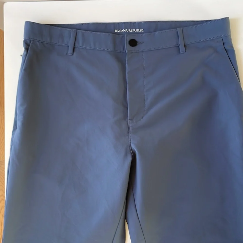 Banana Republic men’s‎ size 36 smokey blue pants.